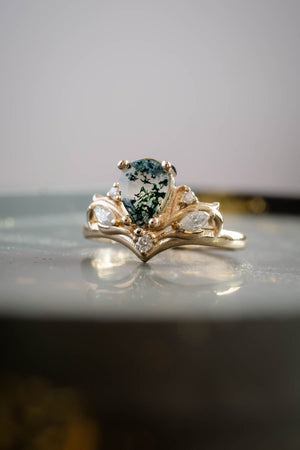 Big pear moss agate engagement ring, one of a kind gemstone ring / Swanlake - Eden Garden Jewelry™
