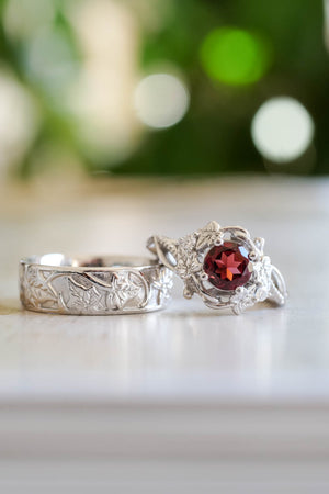 Wedding rings set for couples: gold ivy leaves band for him, gold ivy leaves ring with garnet for her - Eden Garden Jewelry™
