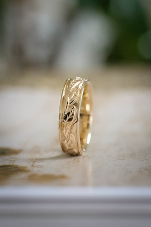 Man nature inspired wedding band, gold leaves wedding ring - Eden Garden Jewelry™