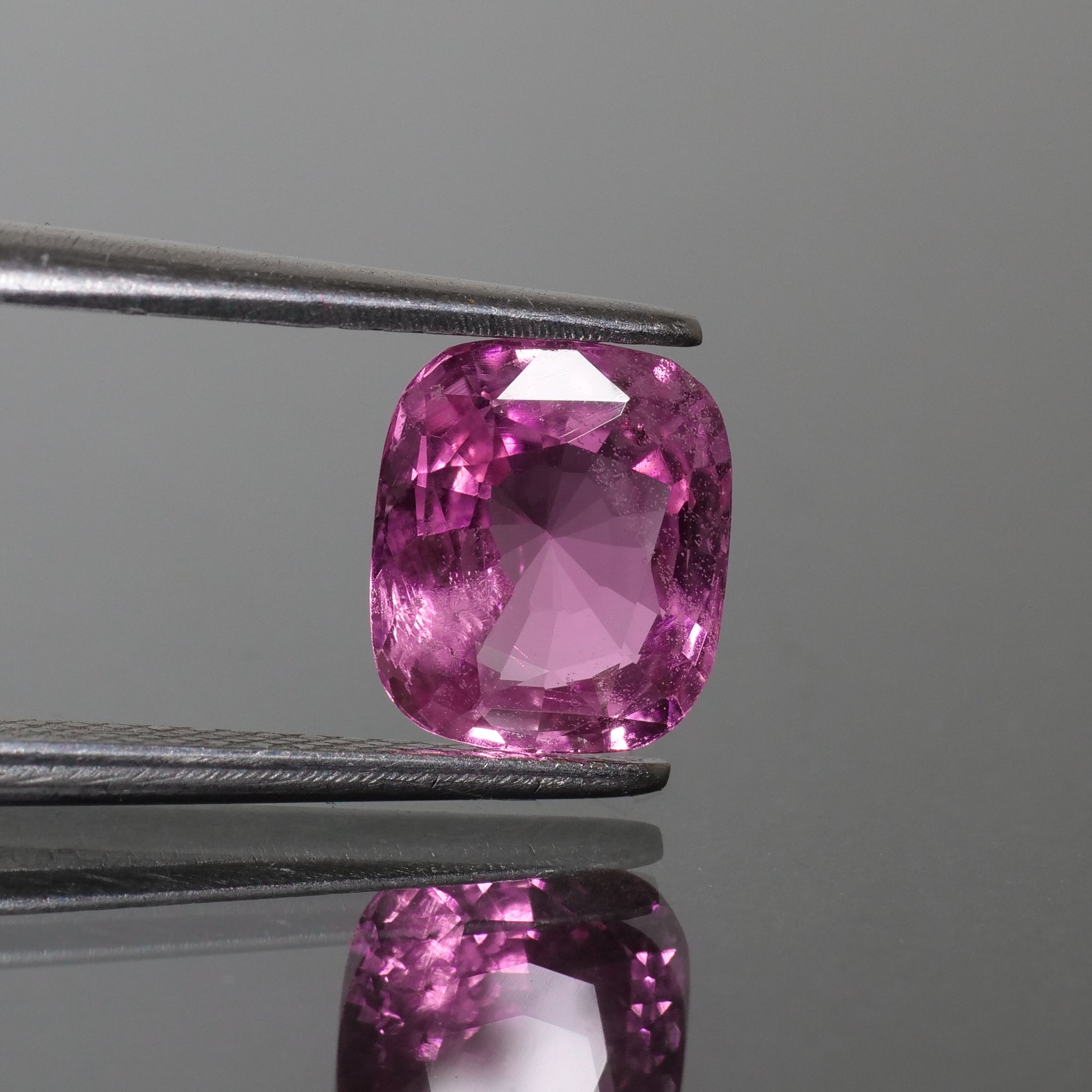 Sapphire | natural, pink, cushion cut 7.72 x 6.65 mm, VS1, 1.84 ct, Sri Lanka - Eden Garden Jewelry™