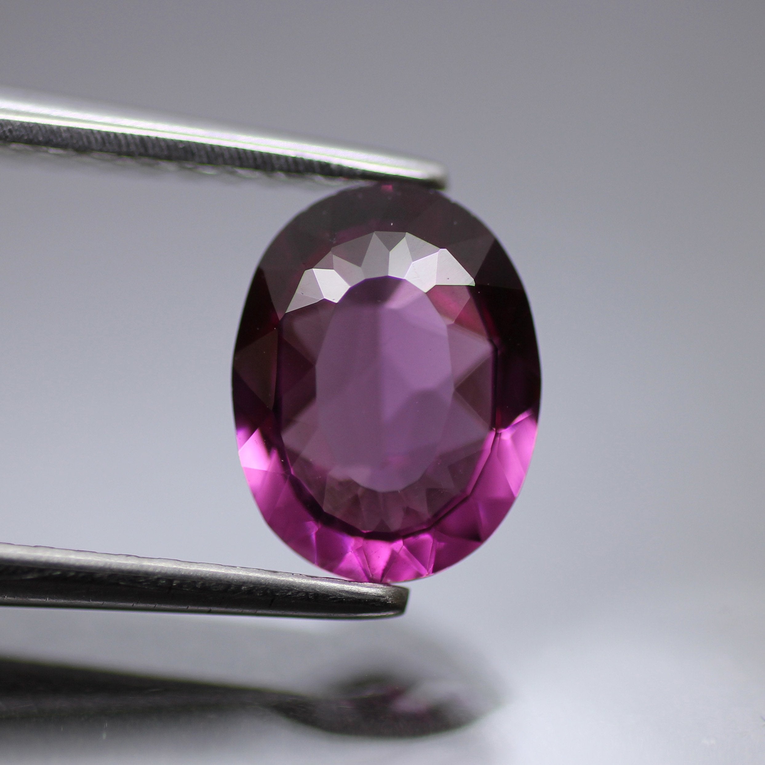 Rhodolite Garnet: A Guide to This Pink Gemstone
