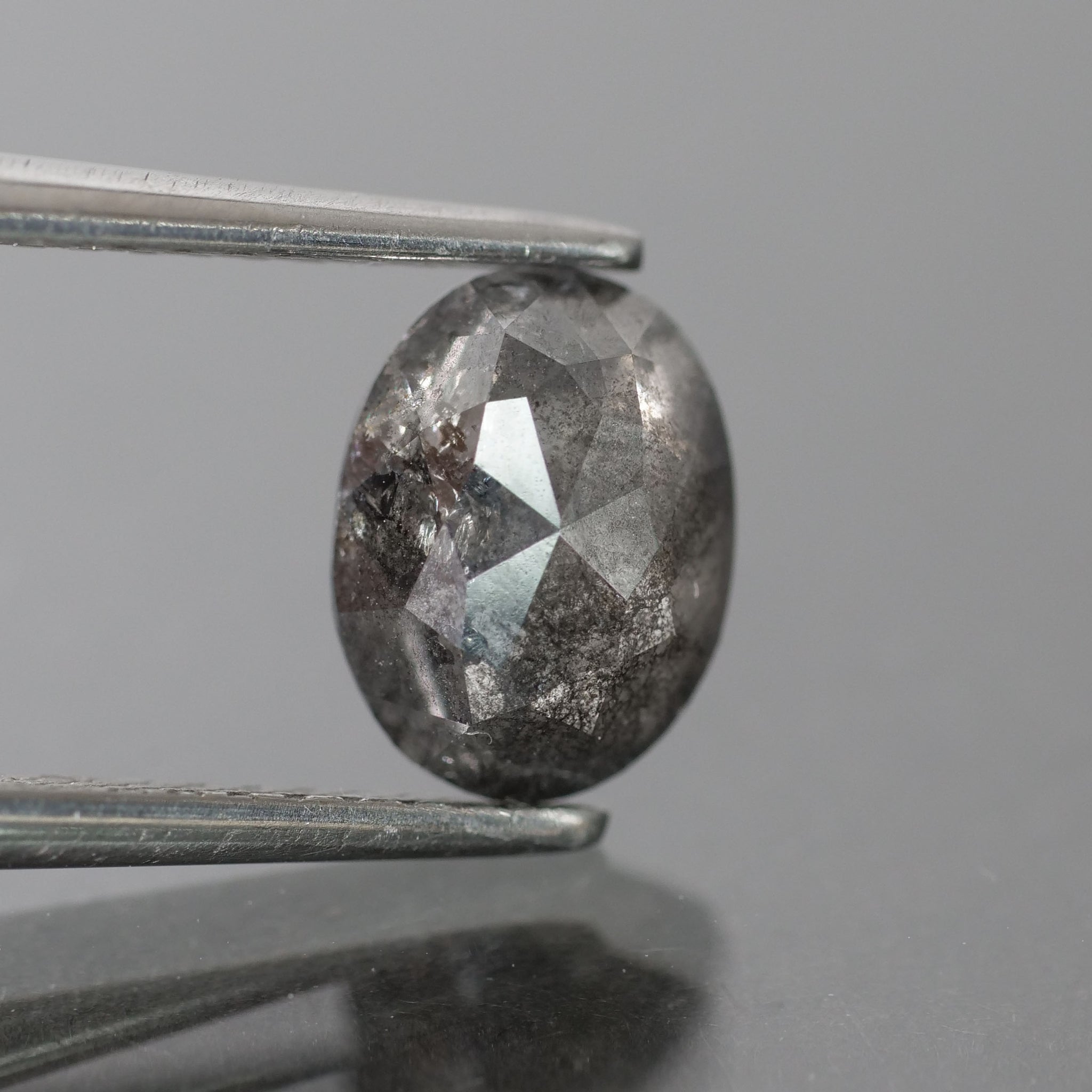 Salt & Pepper diamond | natural, oval cut 8x6mm, 1.15ct - Eden Garden Jewelry™