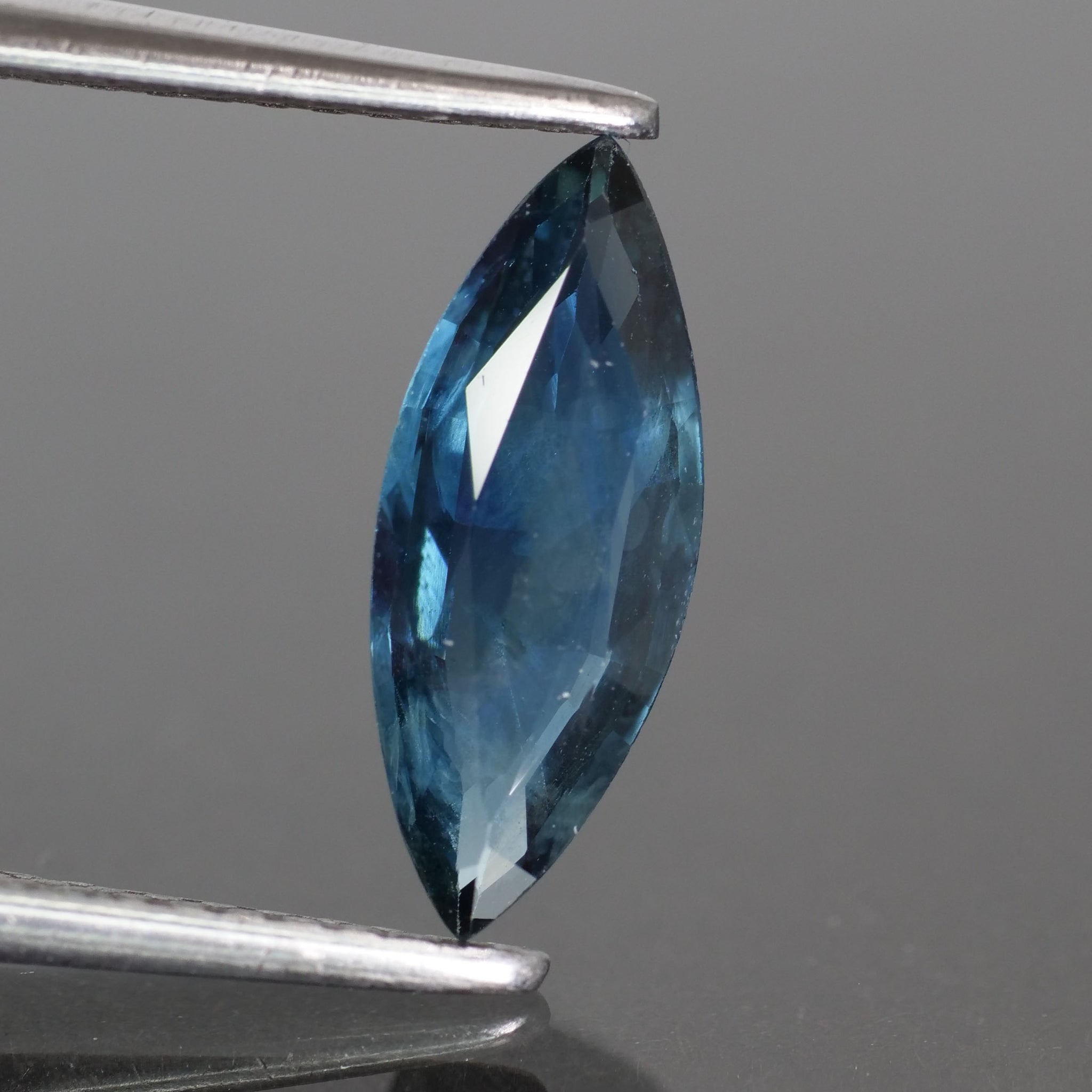 Sapphire | natural, blue colour, marquise cut 11x5 mm, 0.96 ct, Africa - Eden Garden Jewelry™