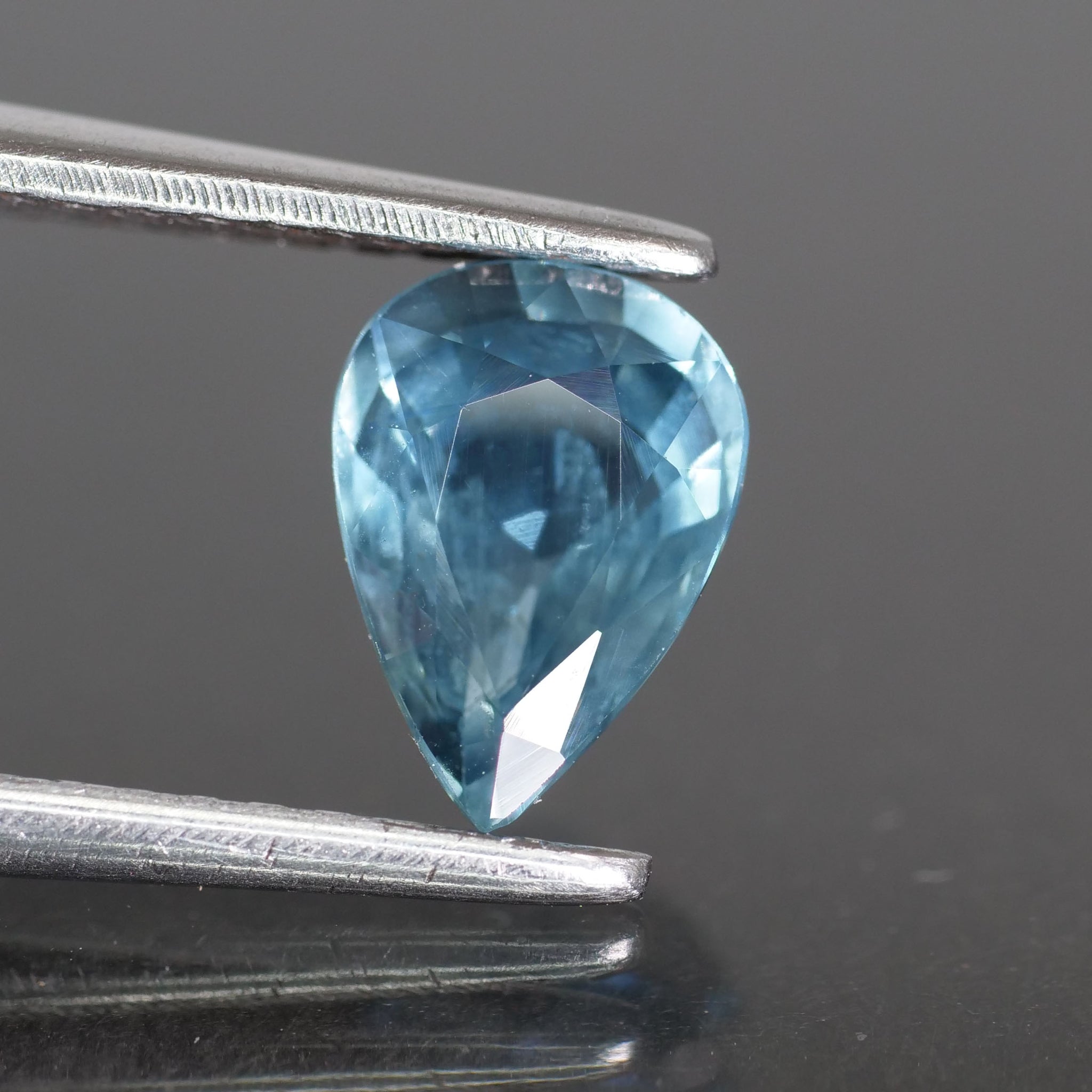 Sapphire | natural, teal blue, pear cut 7x5 mm, VS 0.9ct - Eden Garden Jewelry™