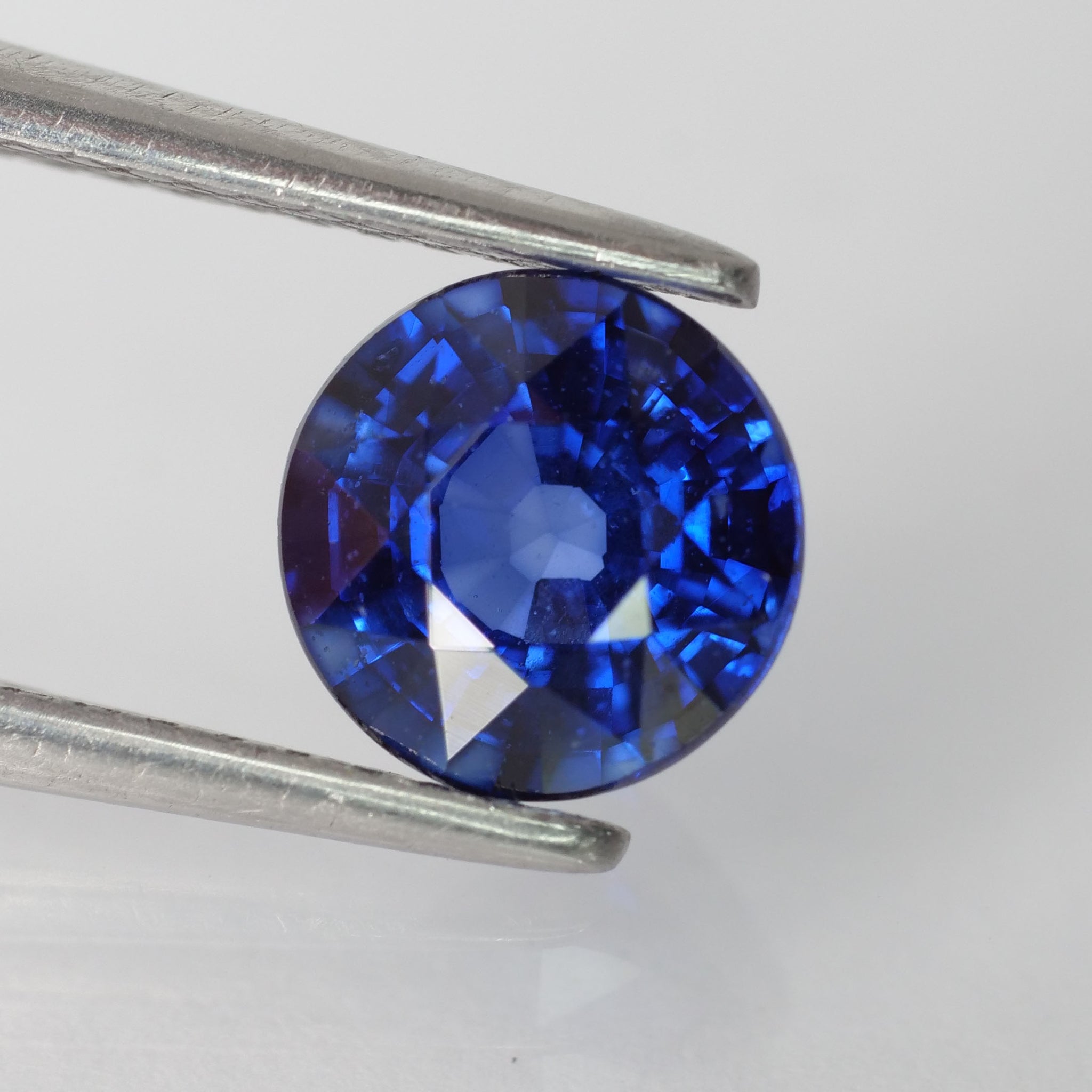 Sapphire | natural, diffusion, blue, round cut 6 mm, VS, 1 ct, Ceylon - Eden Garden Jewelry™