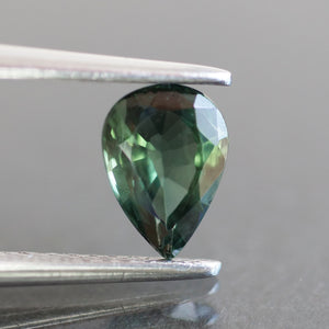 Sapphire | natural, cold green, pear cut 7x5 mm, VS 0.7ct - Eden Garden Jewelry™