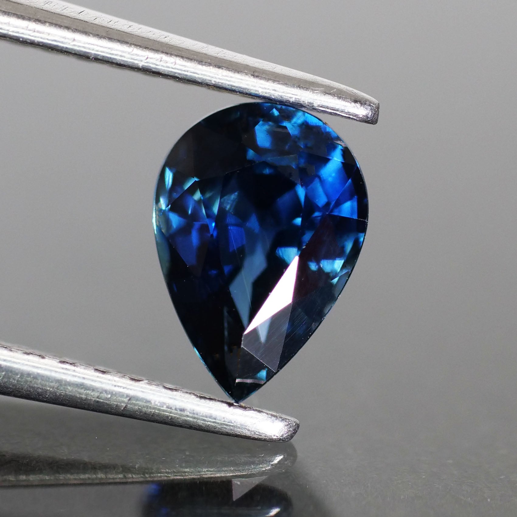 Blue Sapphire | natural, pear cut 8x6 mm, VS, 0.9ct - Eden Garden Jewelry™