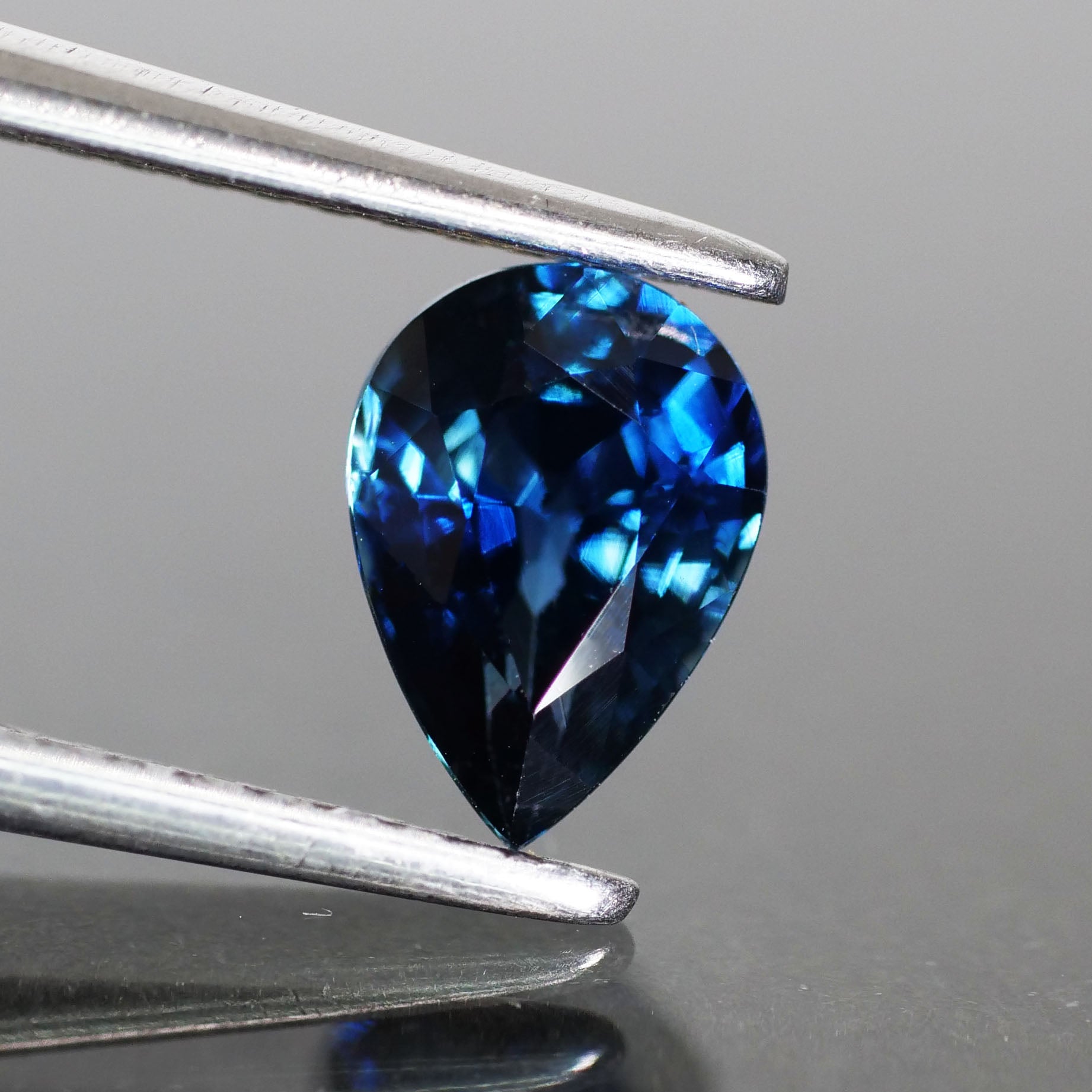 Blue Sapphire | natural, pear cut 8x6 mm, VS, 0.9ct - Eden Garden Jewelry™