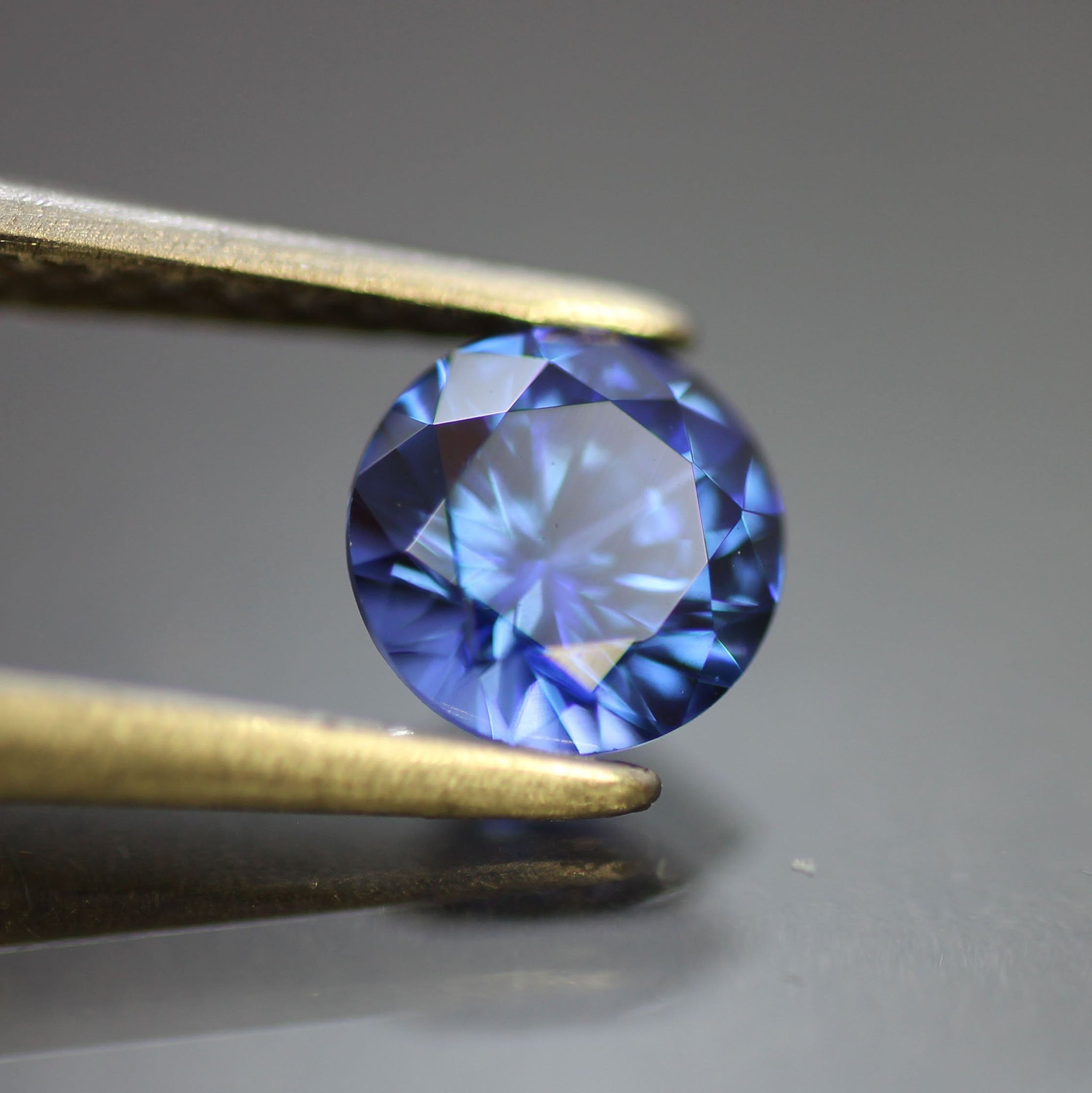 Blue Sapphire | lab created, round cut, 5mm VS 0.5ct - Eden Garden Jewelry™