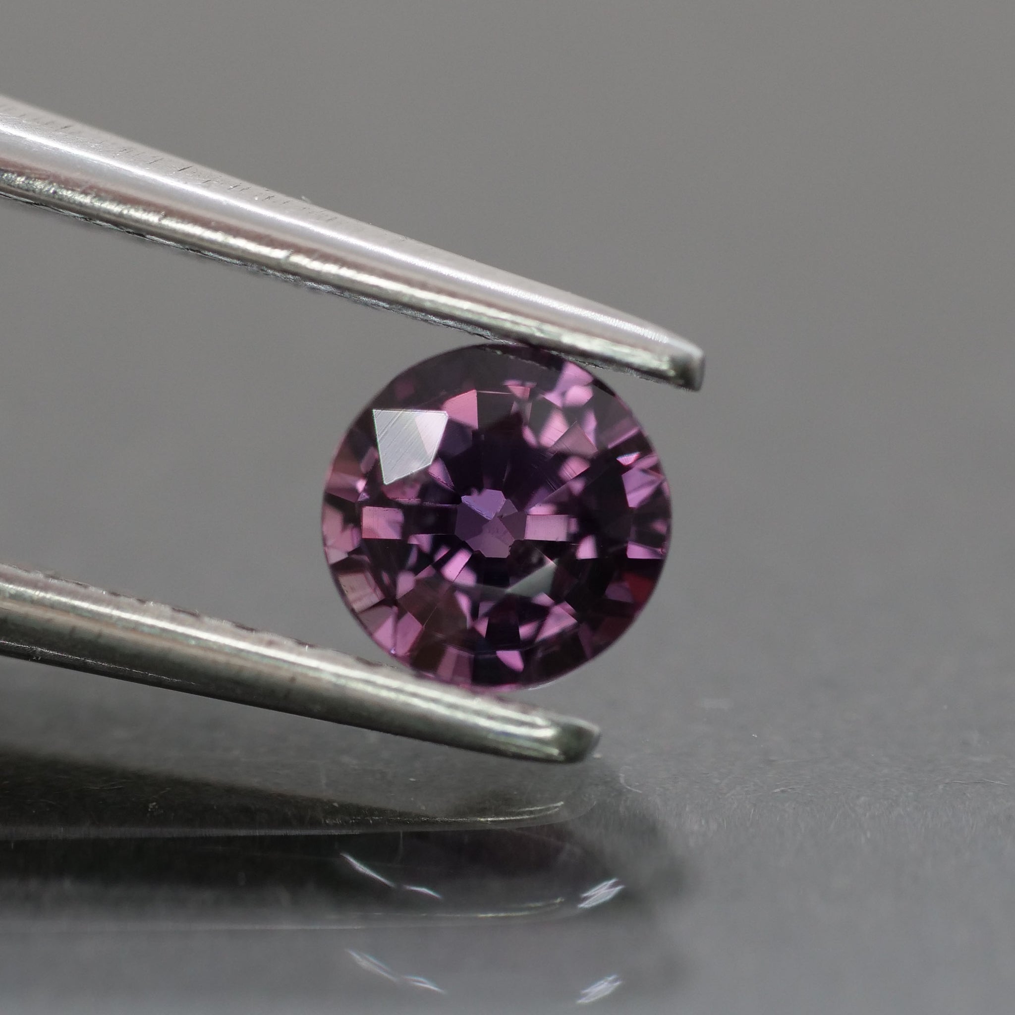 Sapphire | natural, purple, round cut 4.5 mm, 0.46 ct - Eden Garden Jewelry™