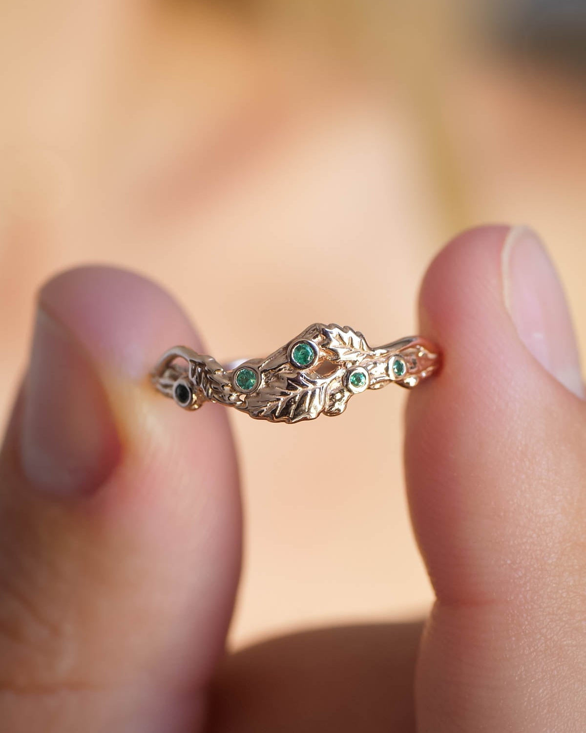 Twig wedding band with emeralds and three leaves, branch wedding ring - Eden Garden Jewelry™