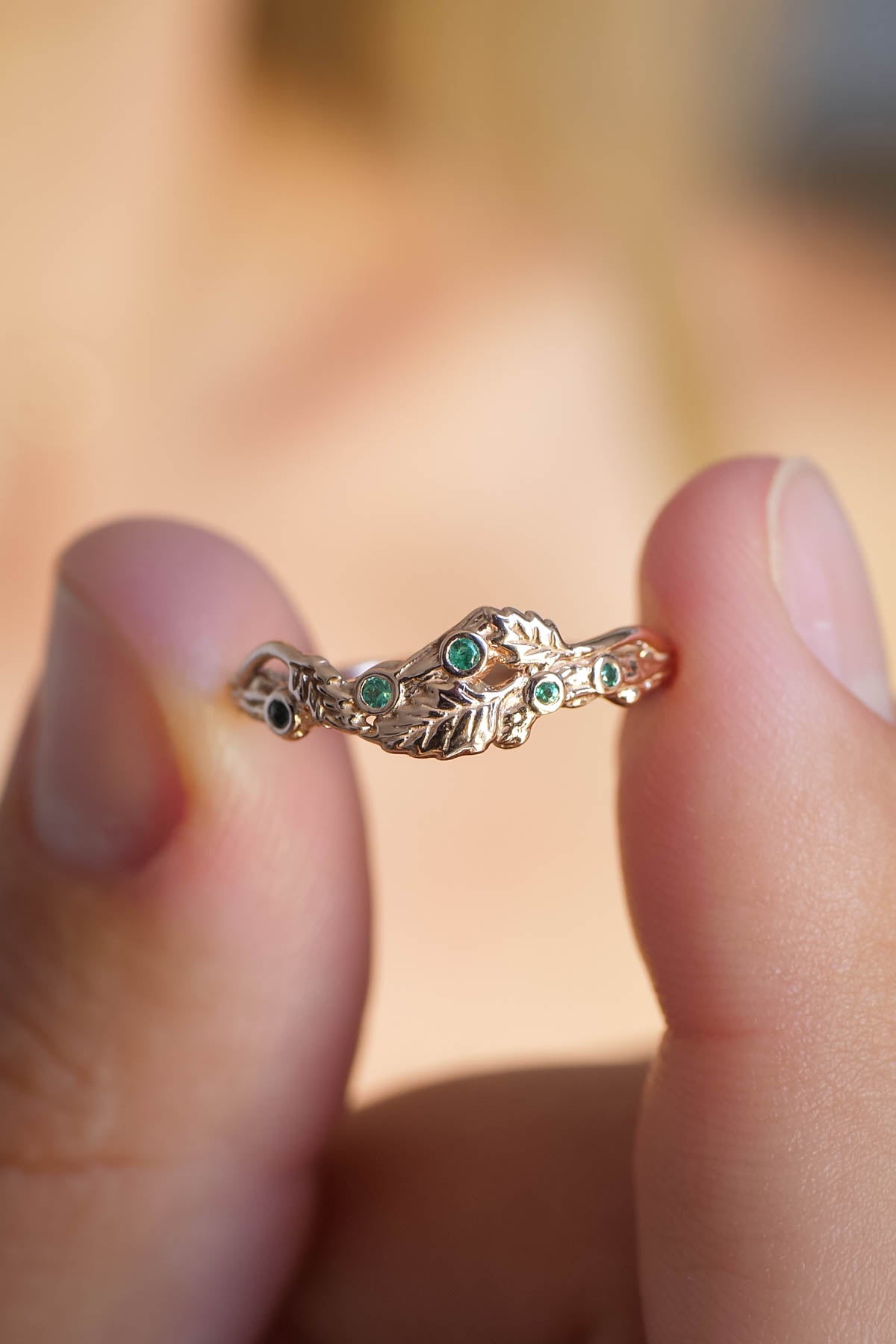 Twig wedding band with emeralds and three leaves, branch wedding ring - Eden Garden Jewelry™