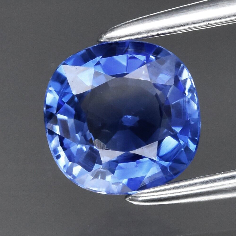 Sapphire | natural, blue, cushion cut 5x5 mm, VVS, 0.60 ct, Ceylon - Eden Garden Jewelry™