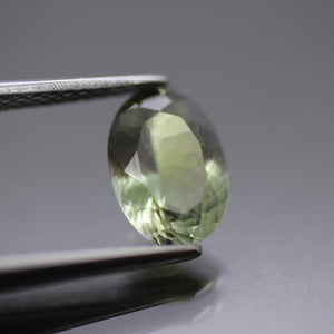 Tanzanite | natural, light green, oval cut 8.6 x 6.1 mm, VS, 1.4ct, Tanzania - Eden Garden Jewelry™
