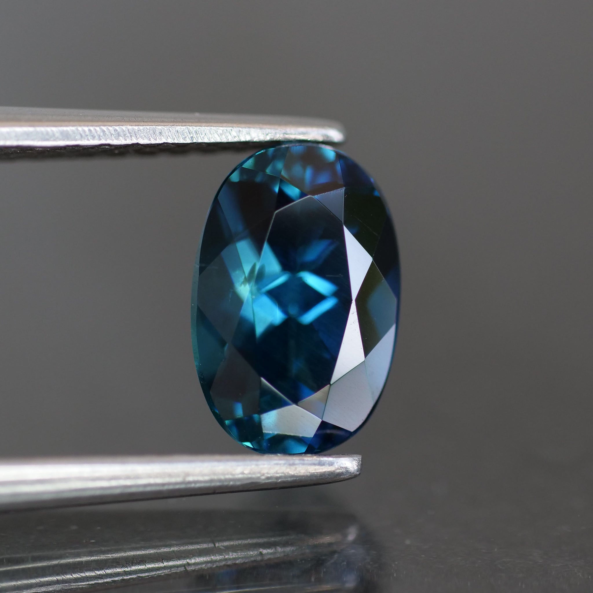 Tourmaline | Teal blue colour, oval cut 8x6 mm, 1.20ct, VS - Eden Garden Jewelry™