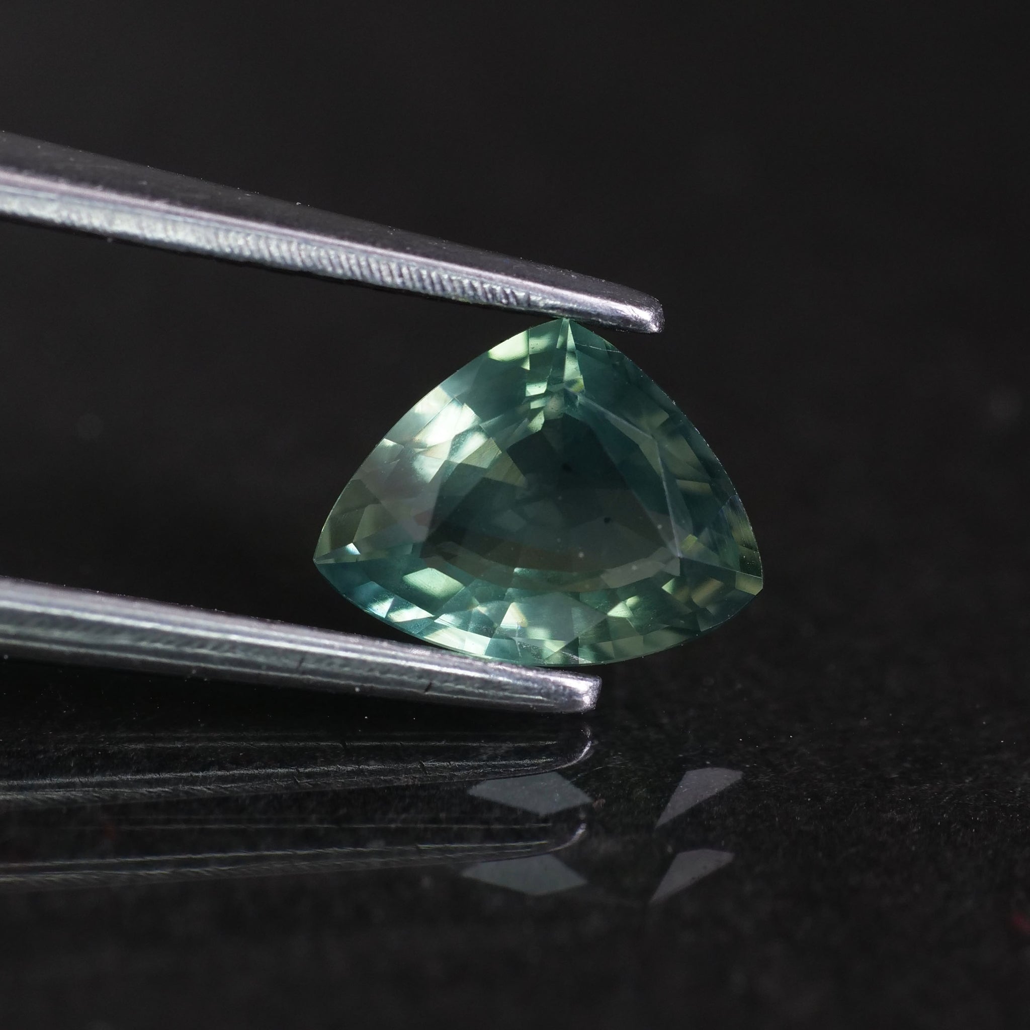 Sapphire teal | natural, bluish green, trillion cut 7x5.5mm , 0.76 ct, Australia - Eden Garden Jewelry™