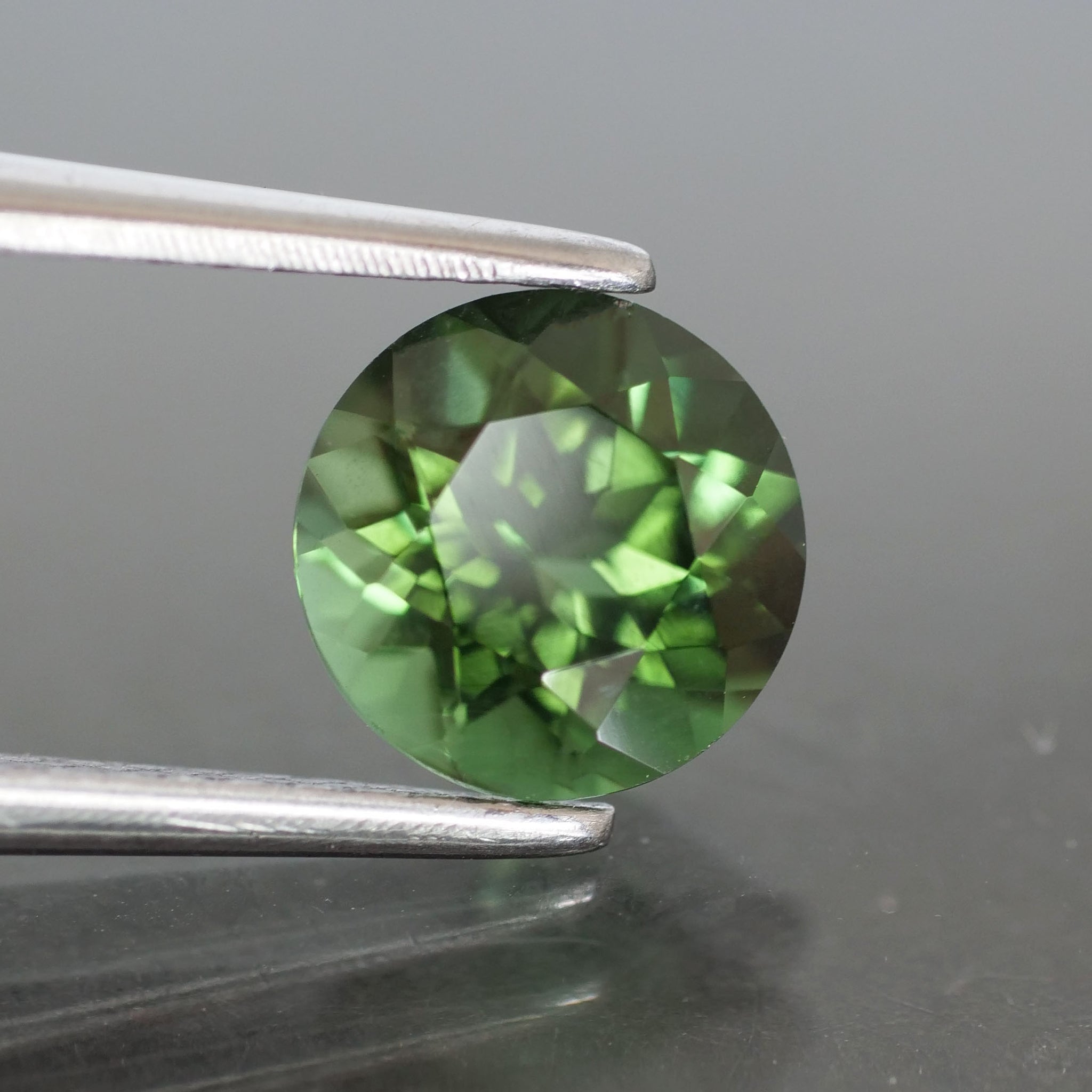 Tourmaline | green colour, round cut 6.5mm, 1 ct, VS - Eden Garden Jewelry™