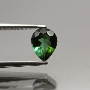 Tourmaline | green colour, pear cut 7x5.5 mm, 0.70ct, VS - Eden Garden Jewelry™