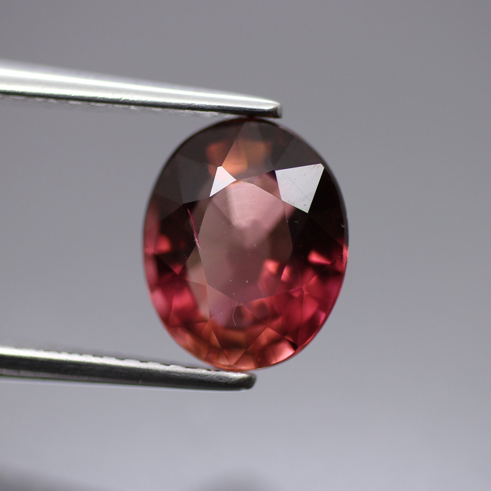 Tourmaline | berry pink, oval cut 8.8x7.3 mm, 1.96ct, VS, Mozambique - Eden Garden Jewelry™