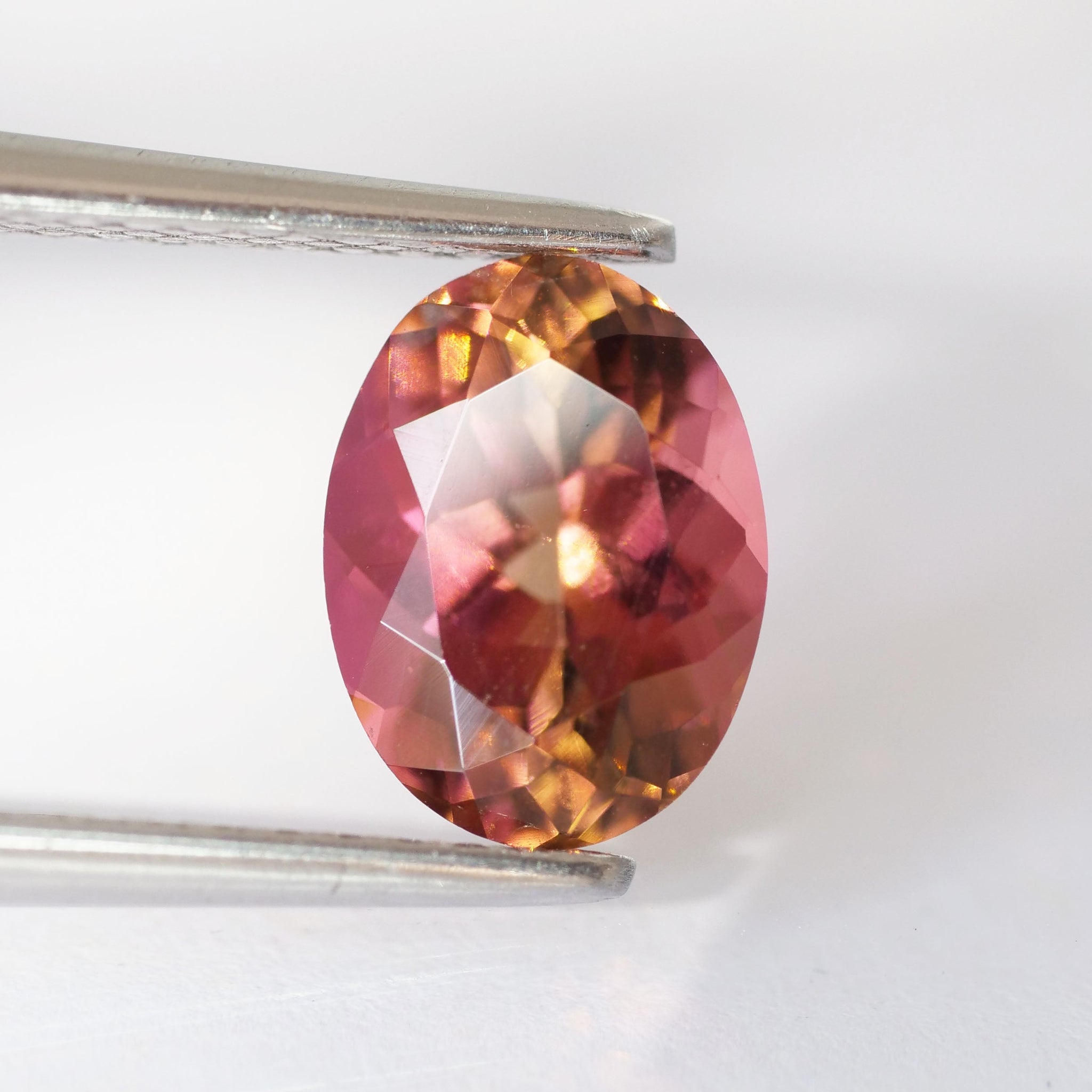 Tourmaline | orangish pink, oval cut 8x6mm, VVS 1.5ct, Africa - Eden Garden Jewelry™