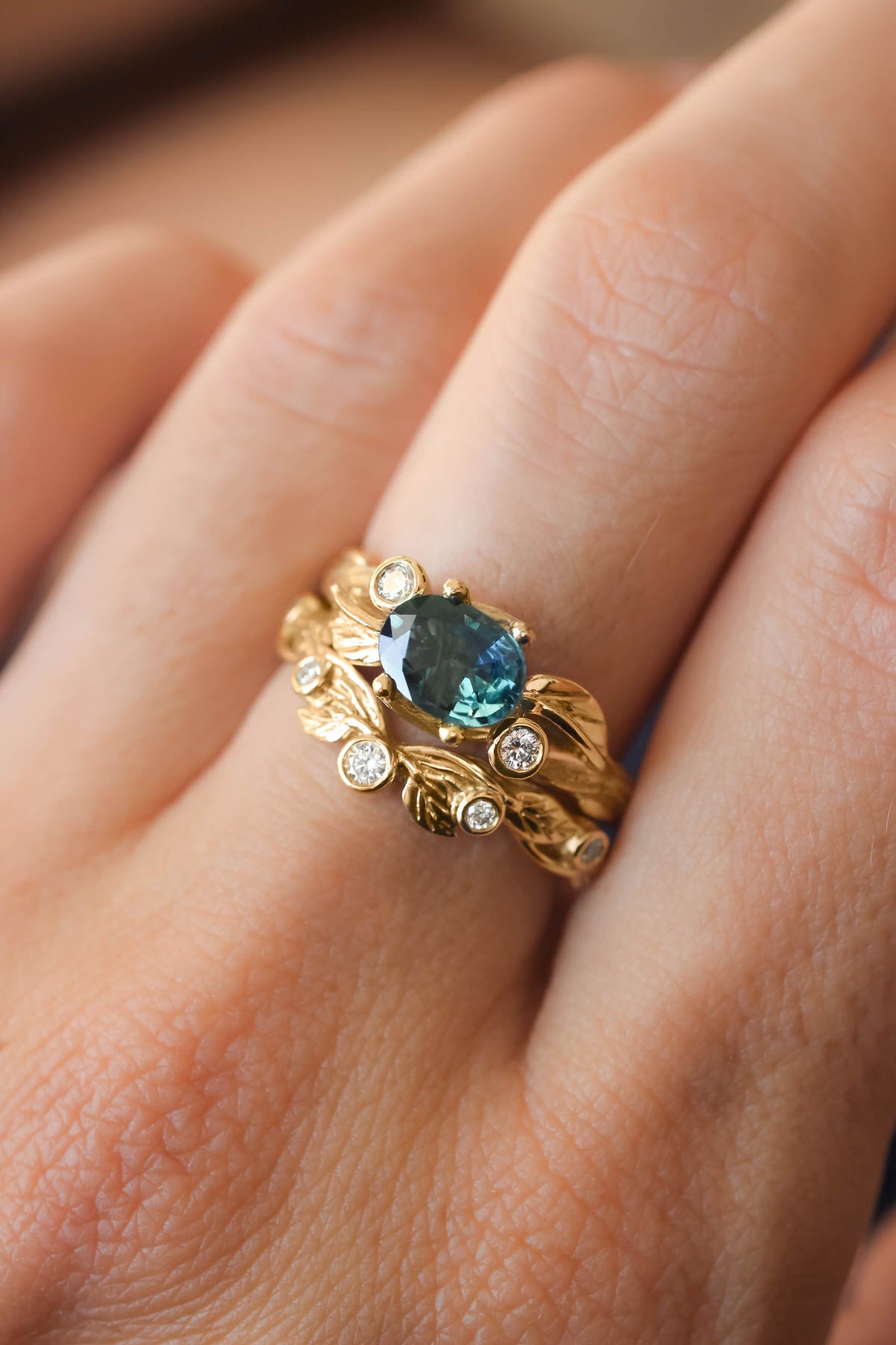 Bridal ring set with teal sapphire and diamonds / Arius - Eden Garden Jewelry™
