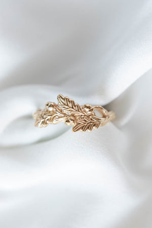 Wedding band with oak leaves and acorns - Eden Garden Jewelry™