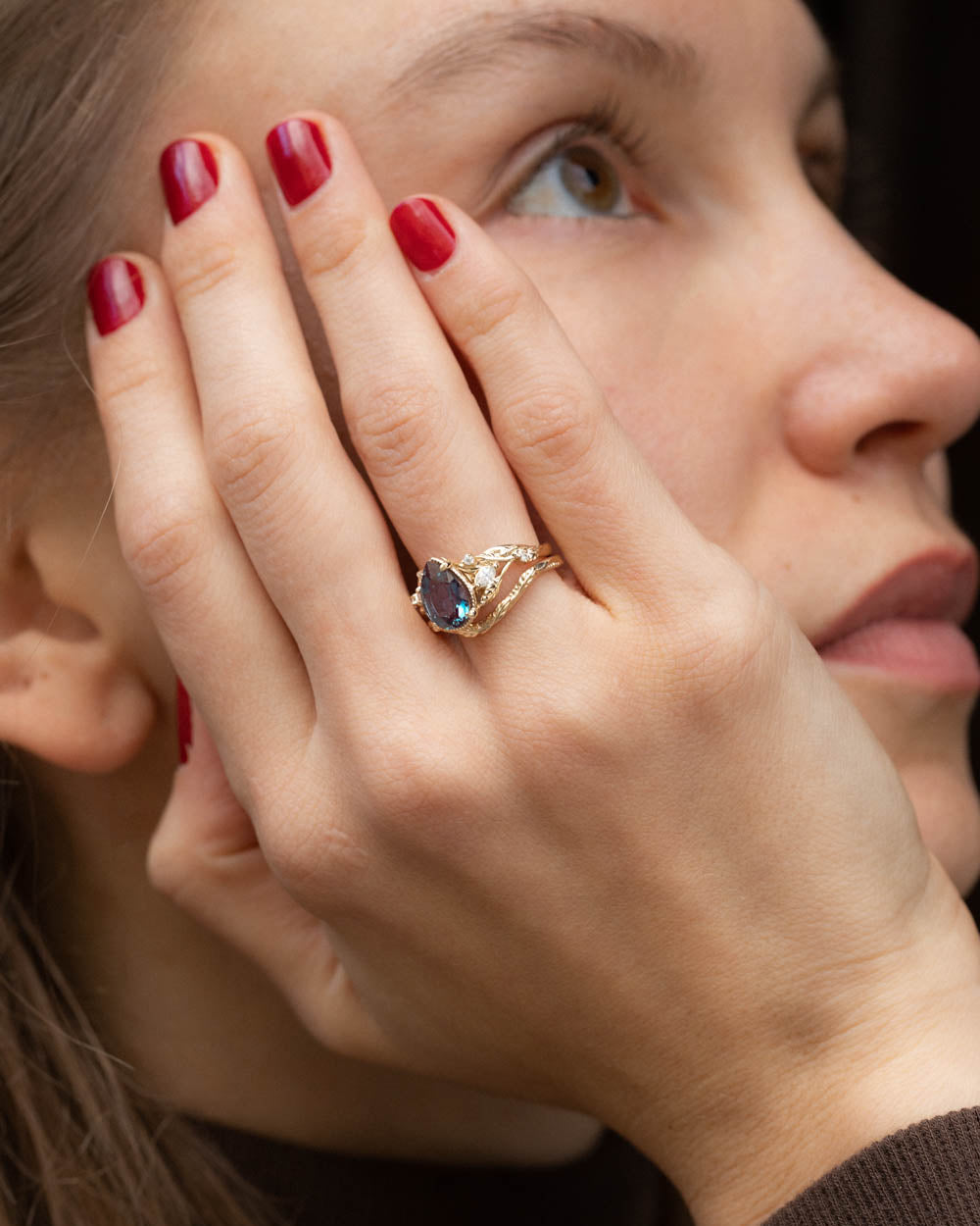Pear alexandrite leaf bridal ring set, engagement ring set with colour changing gemstone / Patricia - Eden Garden Jewelry™
