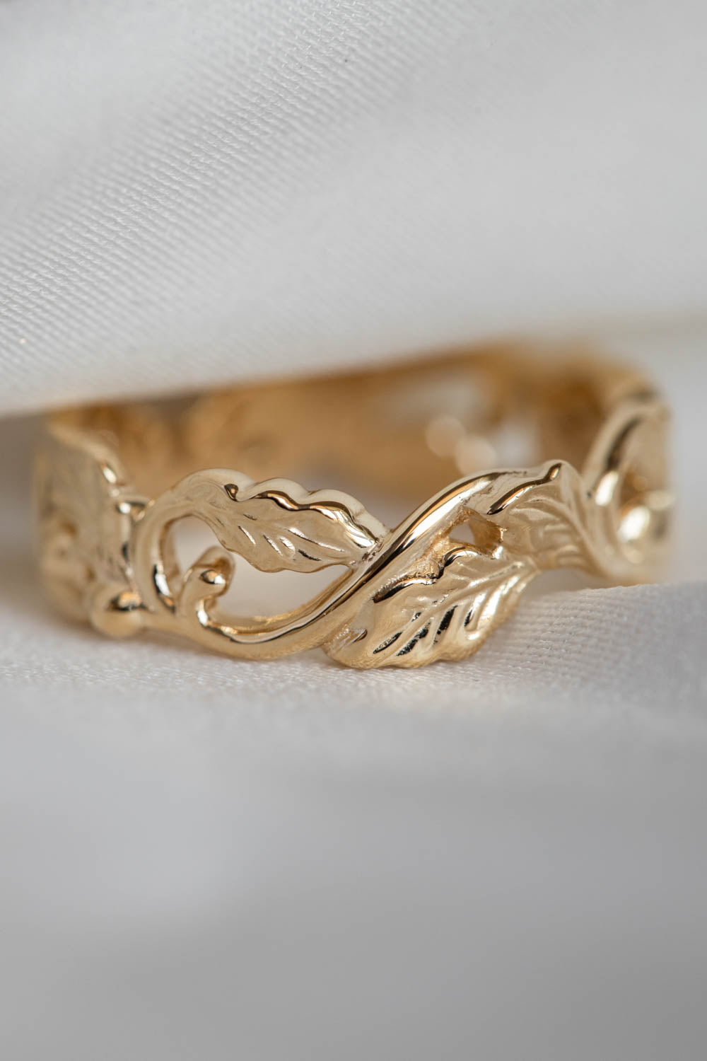 Yellow gold oak leaves wedding band, ring for her, option 2 - Eden Garden Jewelry™