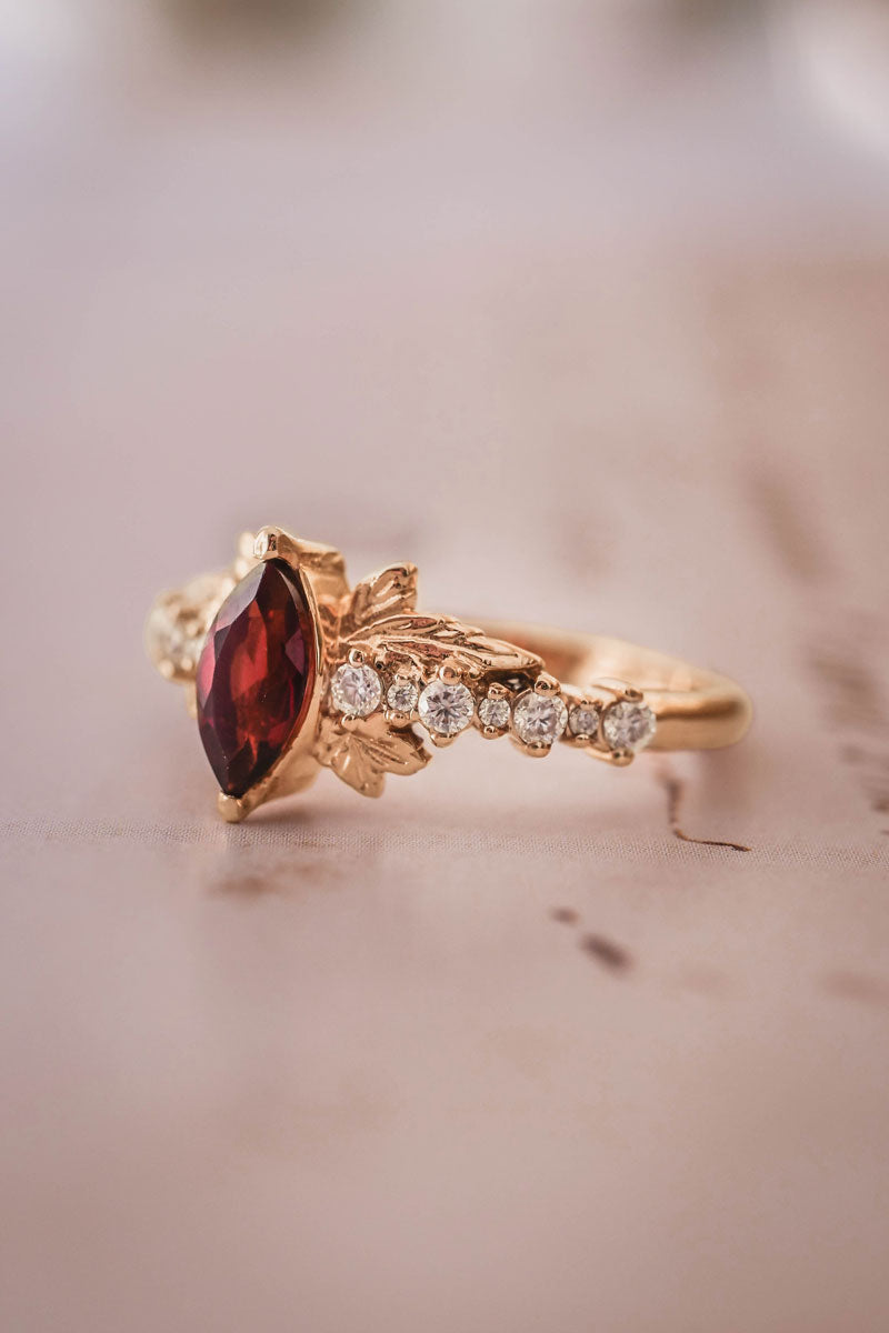 yellow-gold-ring-with-garnet
